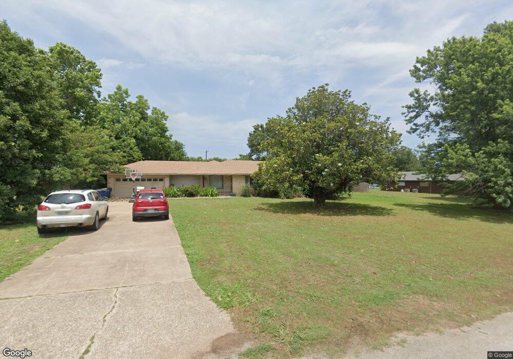 805 Palm Dr, Duncan, OK 73533 - photo 1