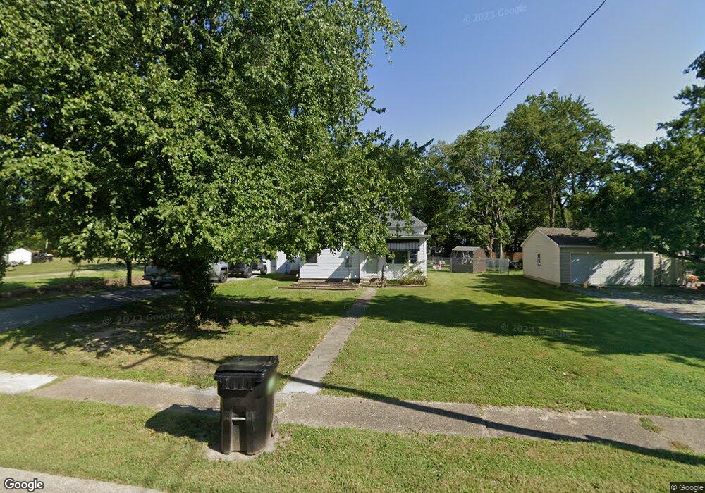 624 W Raymond St, Harrisburg, IL 62946 - photo 1