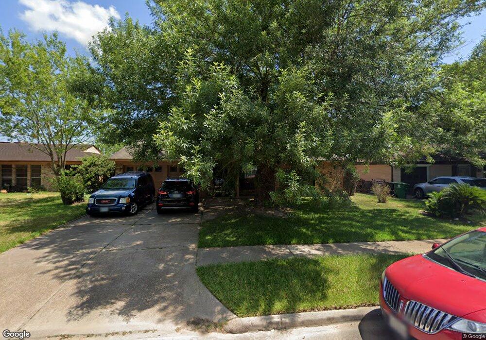 1318 Twin Falls Rd, Houston, TX 77088 - photo 1