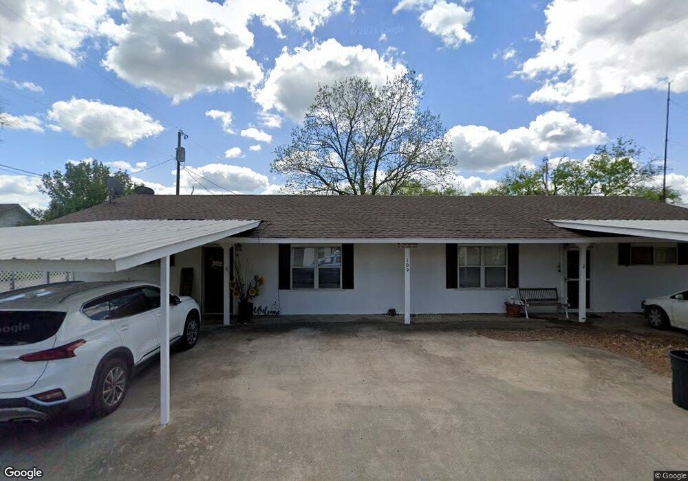 313 N Pearl St, Trenton, TX 75490 - photo 1