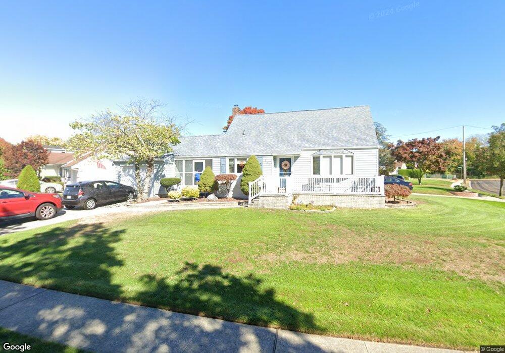 757 Francis Dr, Wantagh, NY 11793 - photo 1