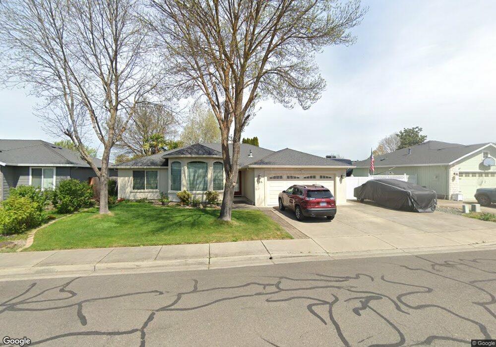 185 Willow Bend Way, Central Point, OR 97502 - photo 1