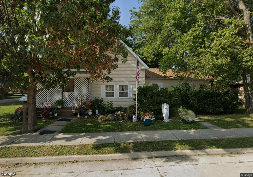 200 E Ficklin St, Tuscola, IL 61953 - photo 1