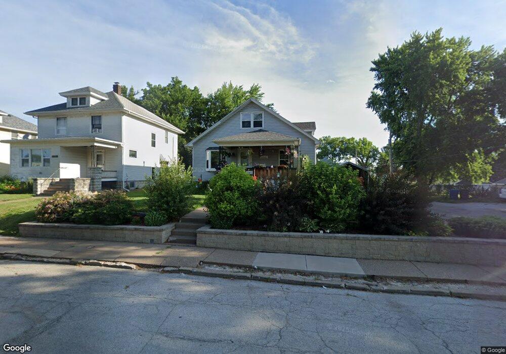 1646 W Pleasant St, Davenport, IA 52804 - photo 1