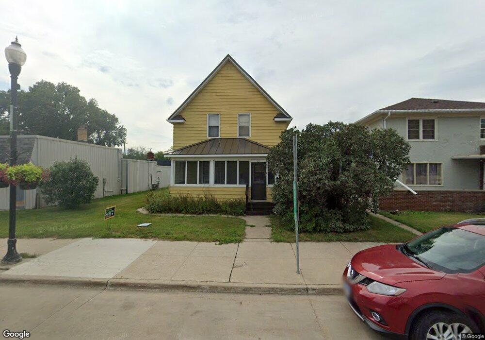 518 1st Ave S, Jamestown, ND 58401 - photo 1