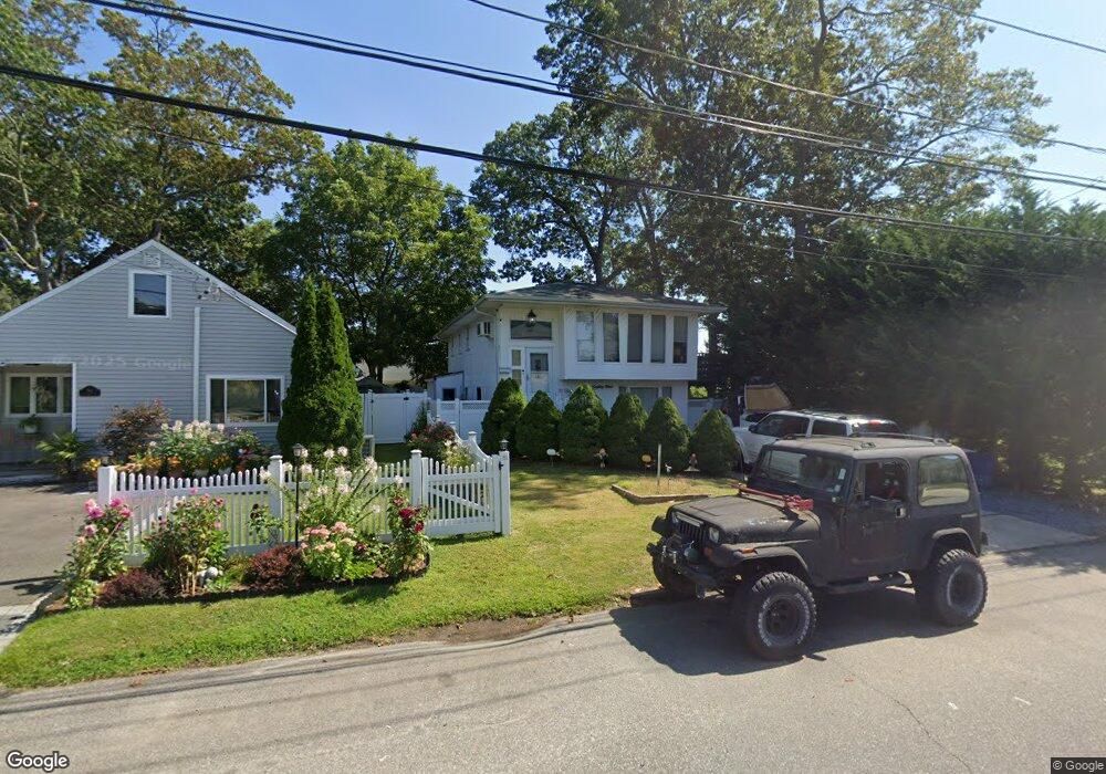 184 Lafayette St, Copiague, NY 11726 - photo 1