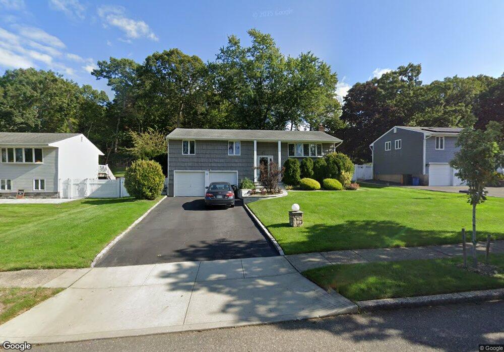 15 Fisher Rd, ComMacK, NY 11725 - photo 1