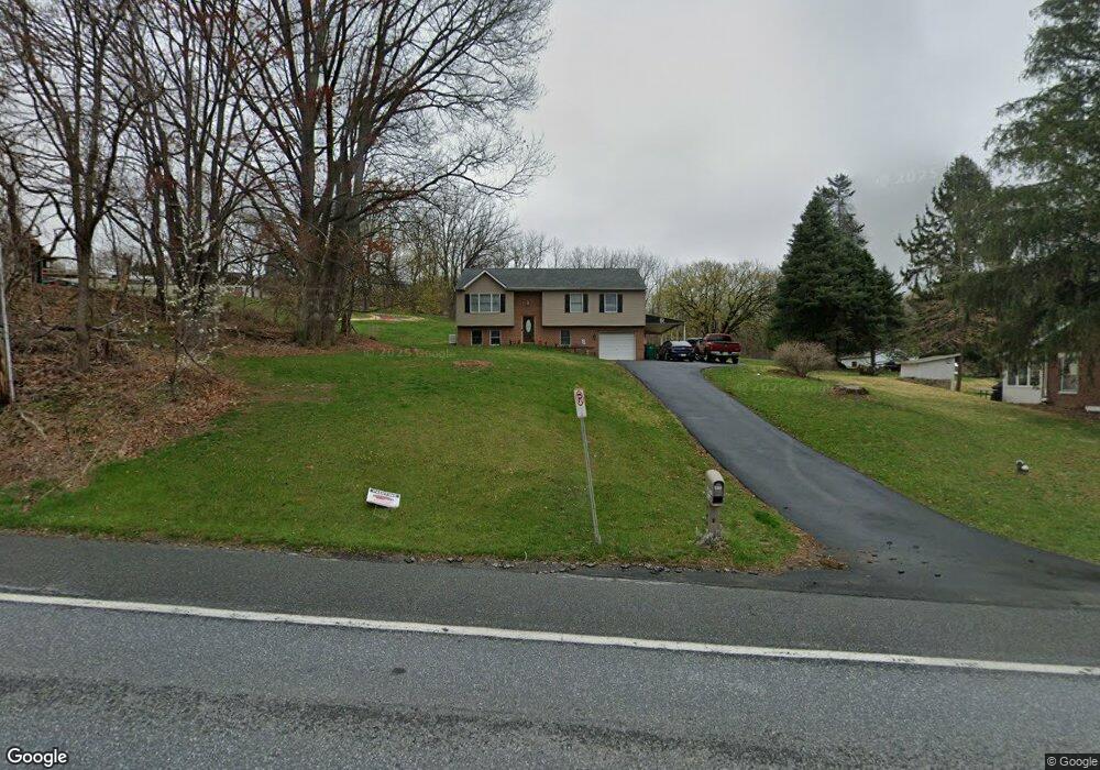 933 W Philadelphia Ave, Boyertown, PA 19512 - photo 1