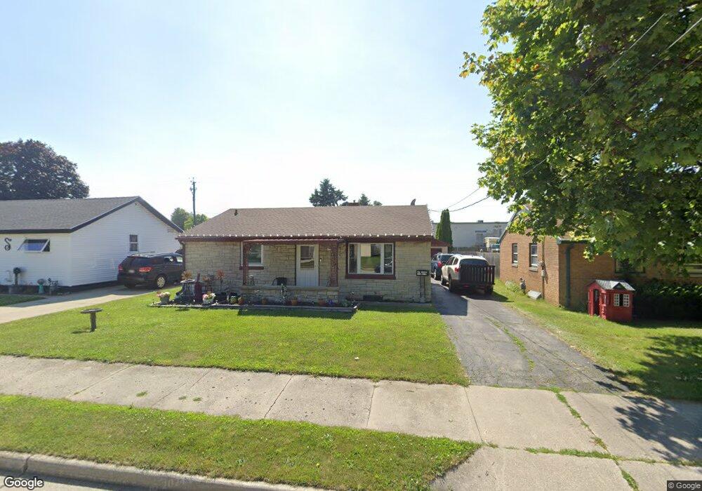 1328 S 32nd St, Manitowoc, WI 54220 - photo 1