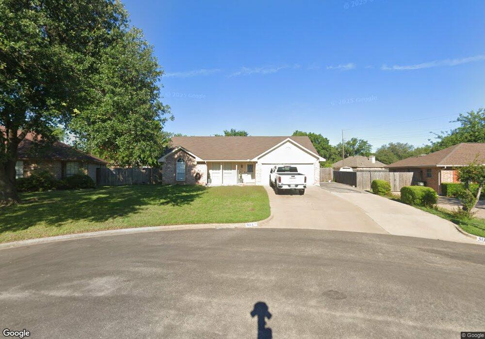 504 Preston Ct, Cleburne, TX 76033 - photo 1