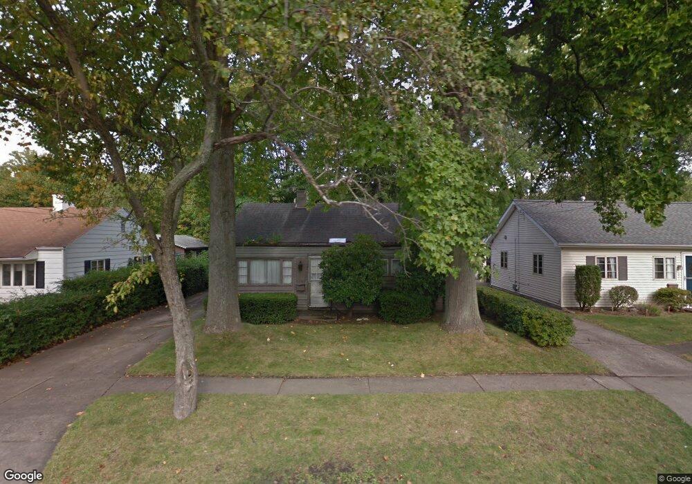 527 Zephyr Ave, Erie, PA 16505 - photo 1