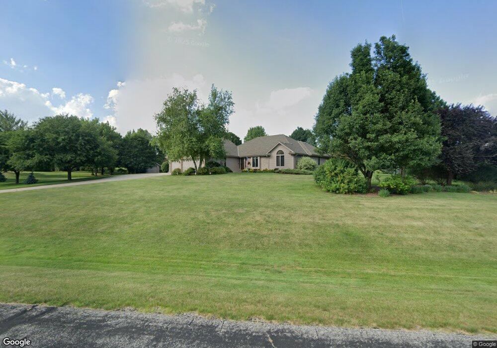 N52W26750 Janet Ct, Pewaukee, WI 53072 - photo 1