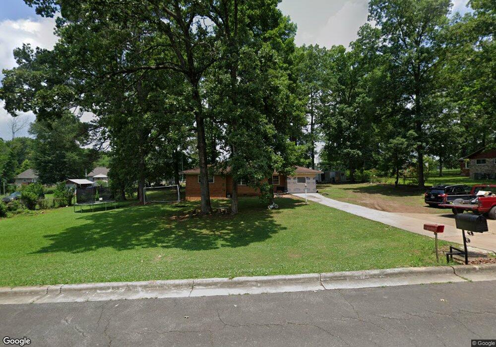 1113 Alabama Dr, Dalton, GA 30721 - photo 1