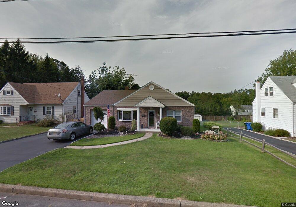 124 Oxford Rd, Colonia, NJ 07067 - photo 1