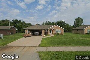 306 Mcguire Dr E, Iola, KS 66749