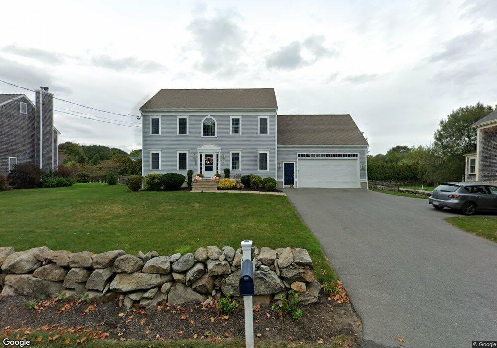 111 Russells Mills Rd, South Dartmouth, MA 02748 - photo 1