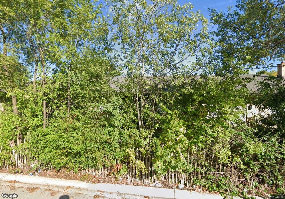 2630 W Cornelia Ave, Waukegan, IL 60085 - photo 1