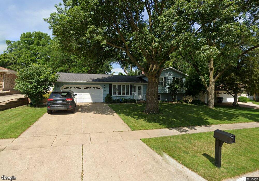 2018 Balsam Dr SW, Cedar Rapids, IA 52404 - photo 1