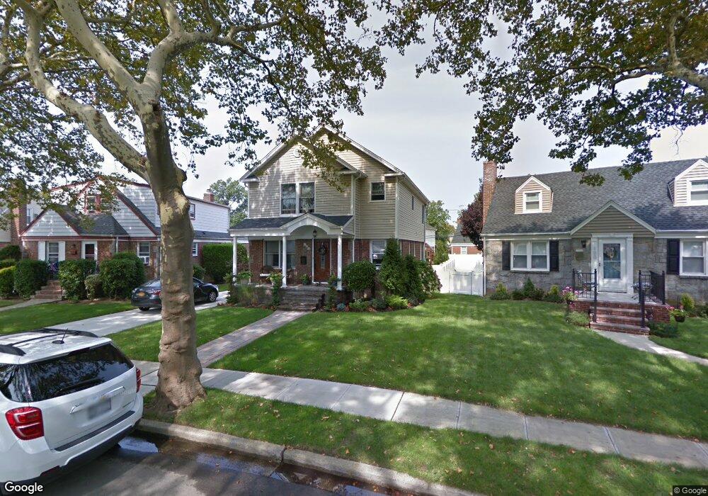 104 Sperry Blvd, New Hyde Park, NY 11040 - photo 1