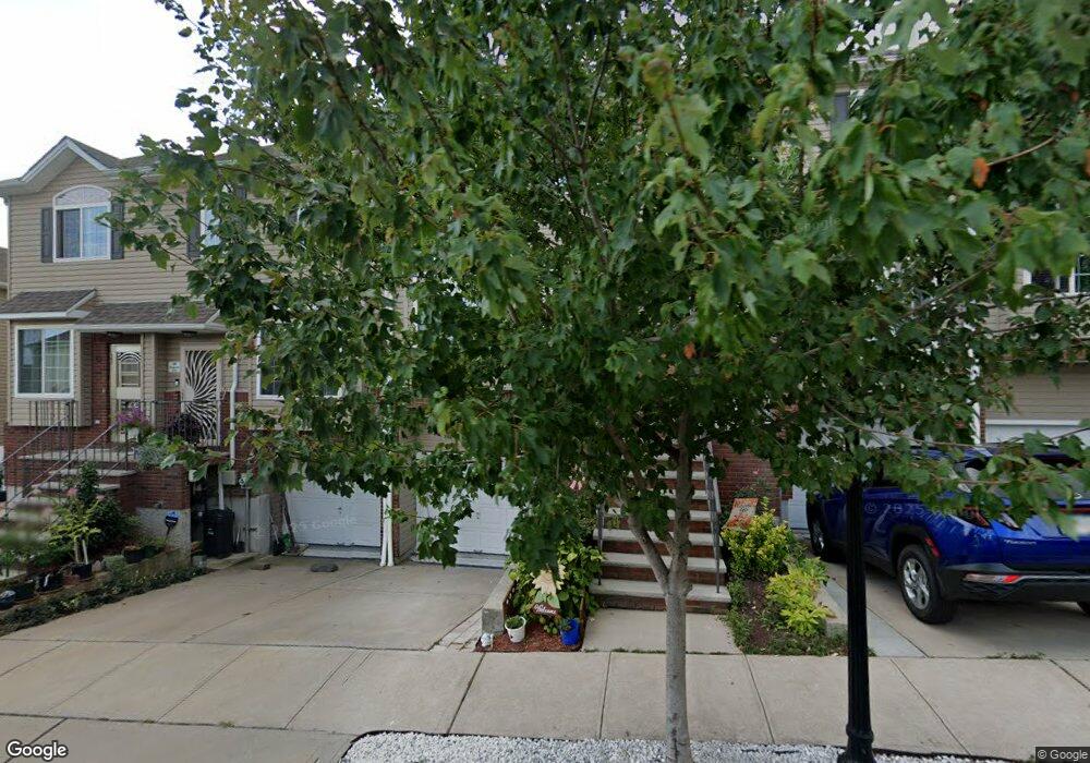 16-106 Burgundy Loop, Staten Island, NY 10304 - photo 1