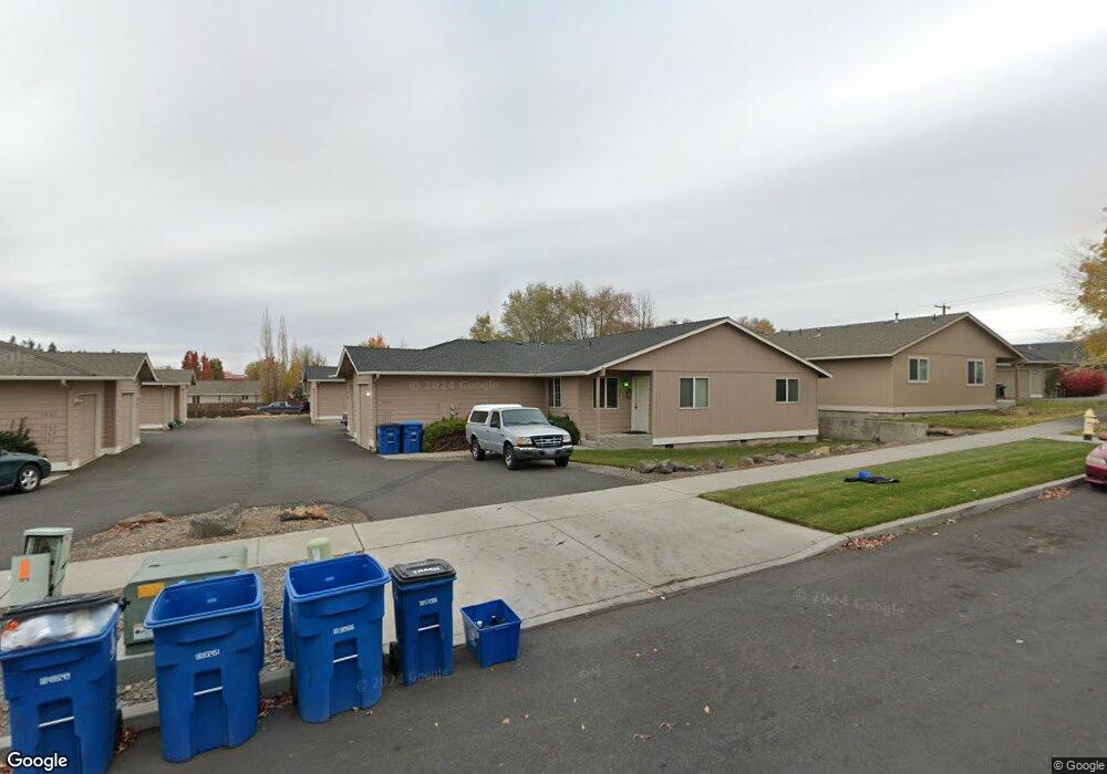 1947 NW Cedar Ave, Redmond, OR 97756 - photo 1