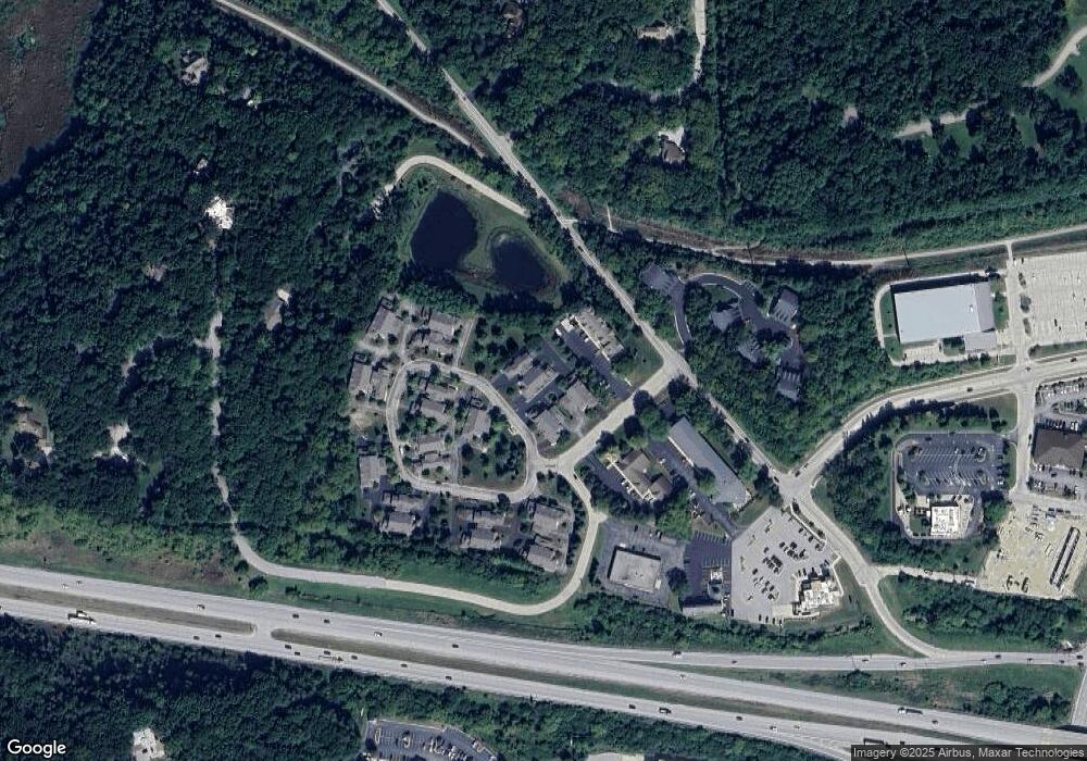 2215D Circle Ridge unit 14, Delafield, WI 53018 - photo 1