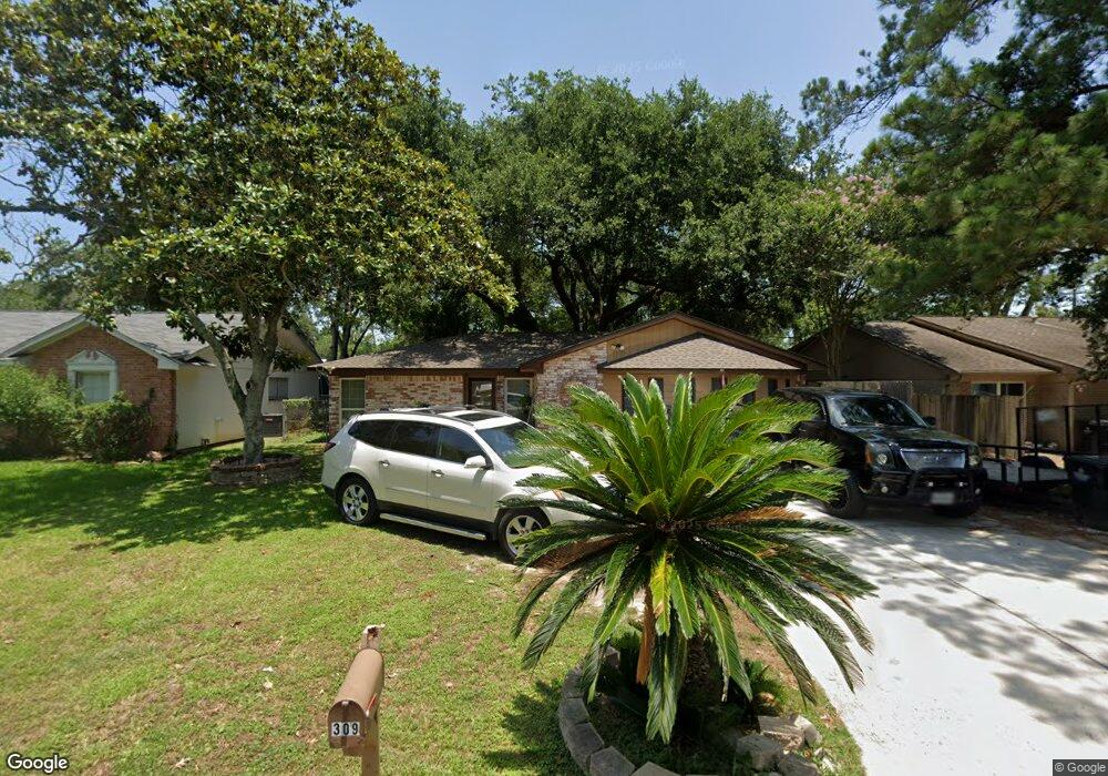 309 Sycamore St, Alvin, TX 77511 - photo 1