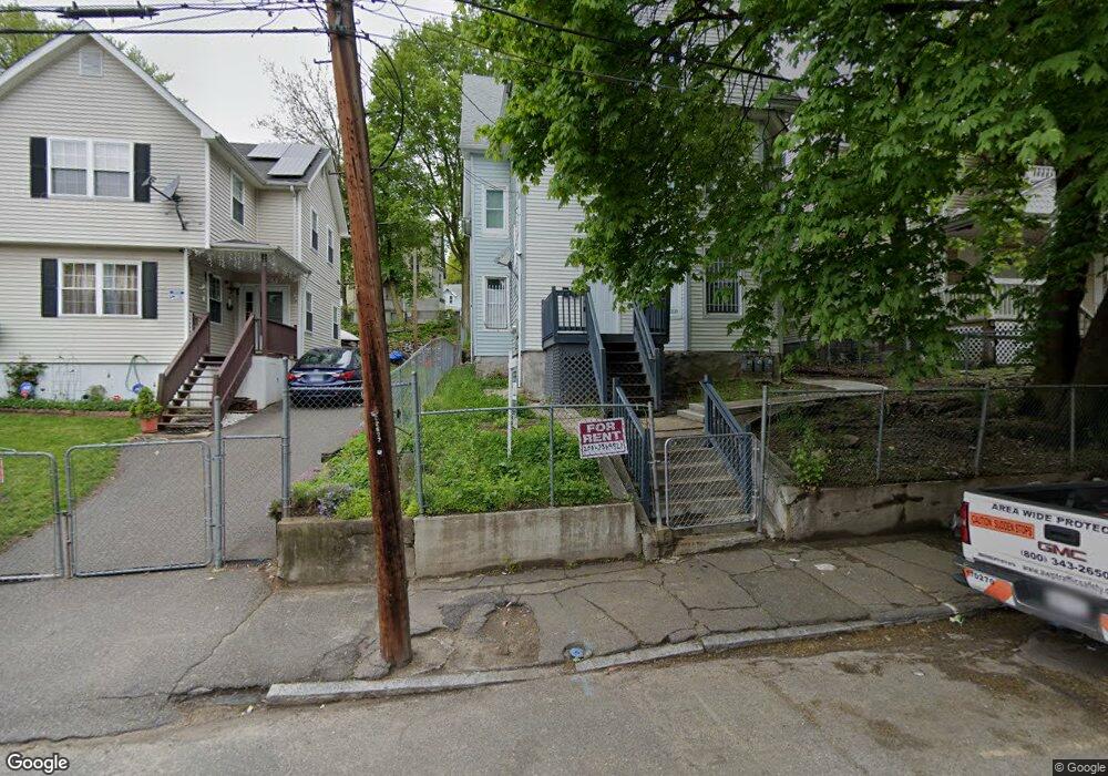 8 Ridgewood St unit 1, Waterbury, CT 06710 - photo 1