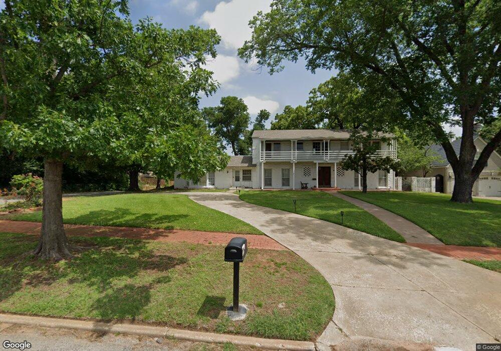 1431 W Woodard St, Denison, TX 75020 - photo 1