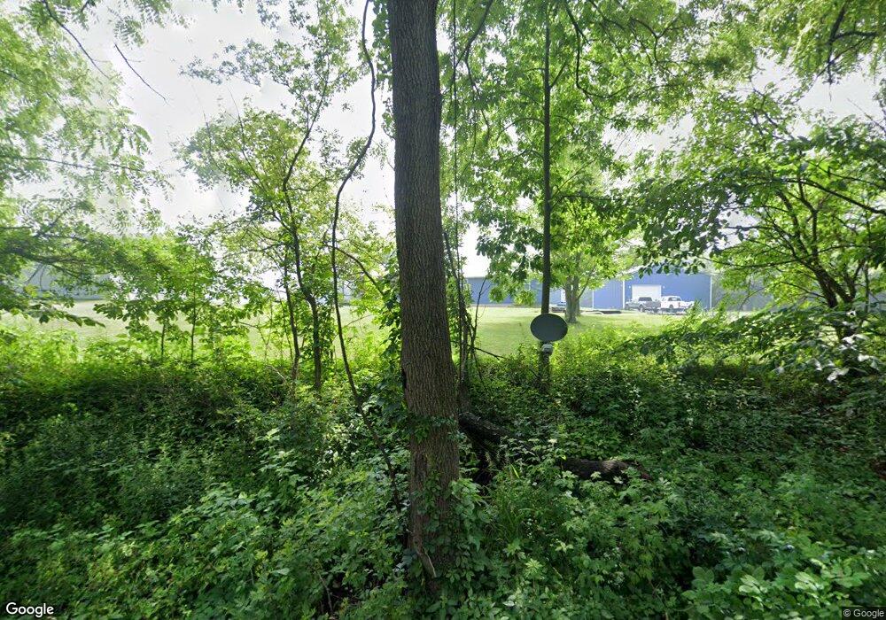 8137 N 850 E, New Carlisle, IN 46552 - photo 1