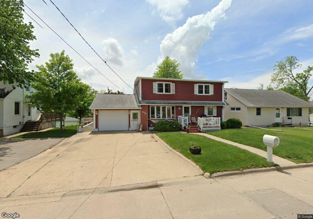 215 29th Ave SW, Cedar Rapids, IA 52404 - photo 1