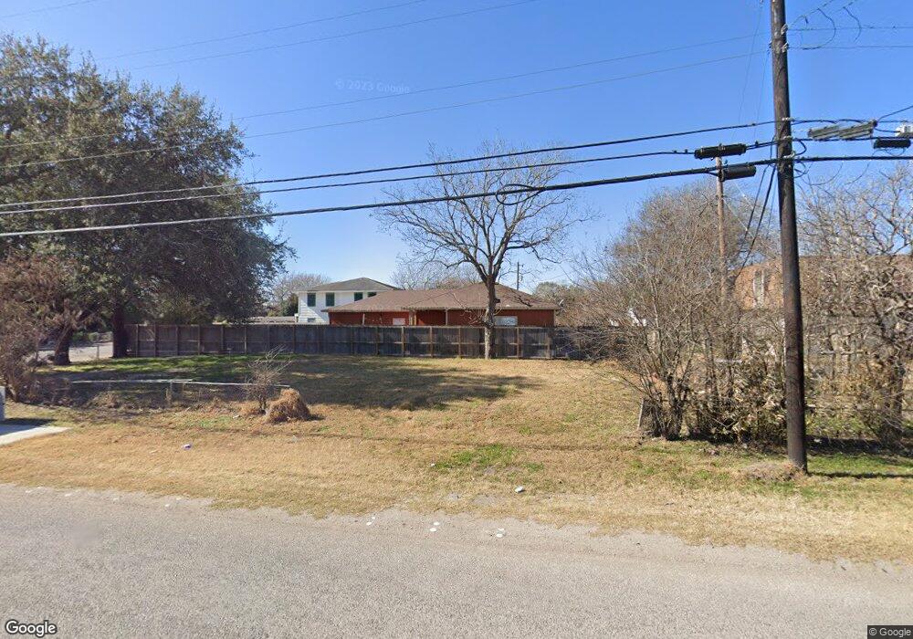 803 Nueces St, Robstown, TX 78380 - photo 1