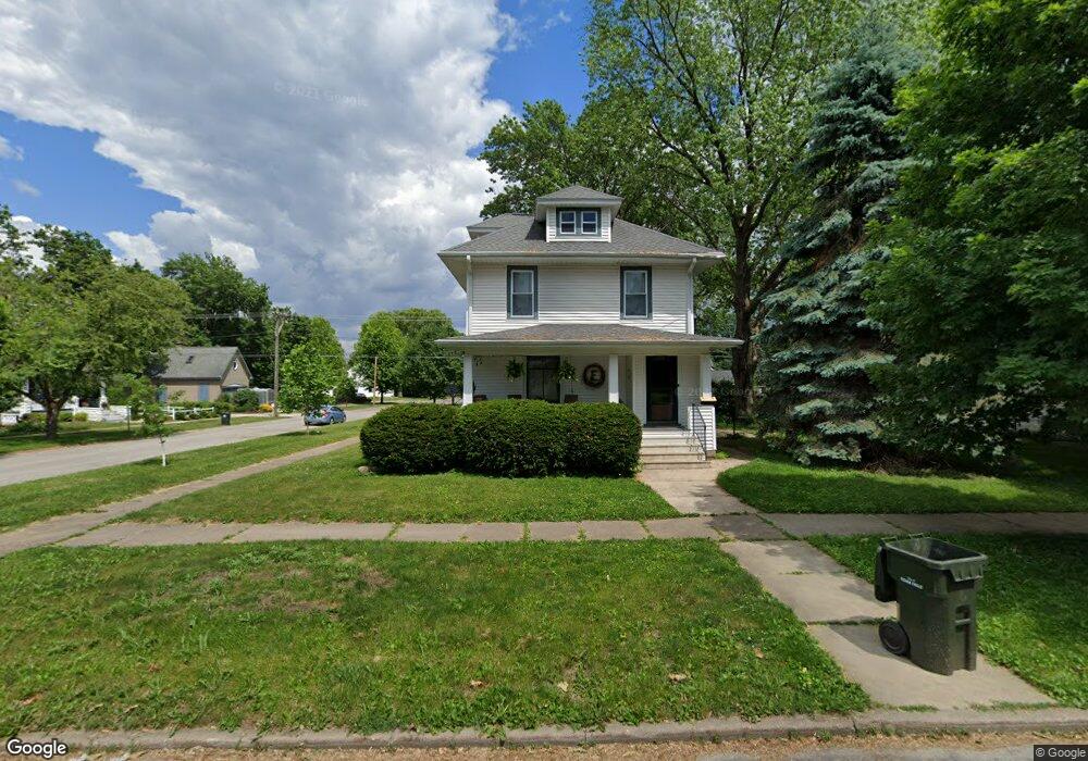 504 Olive St, Cedar Falls, IA 50613 - photo 1