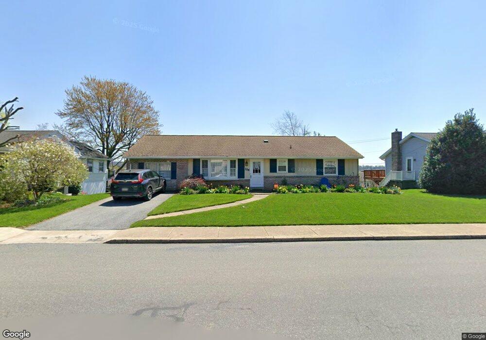 324 Valley View Dr, New Holland, PA 17557 - photo 1