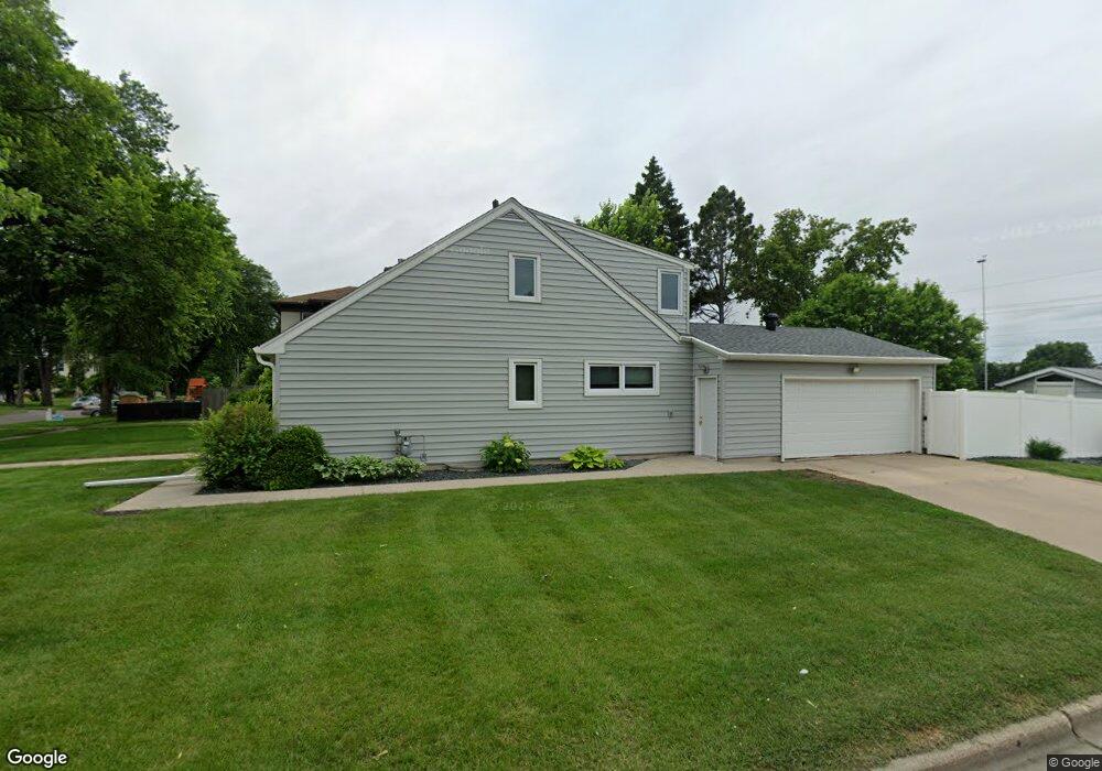 1042 14th St N, Fargo, ND 58102 - photo 1