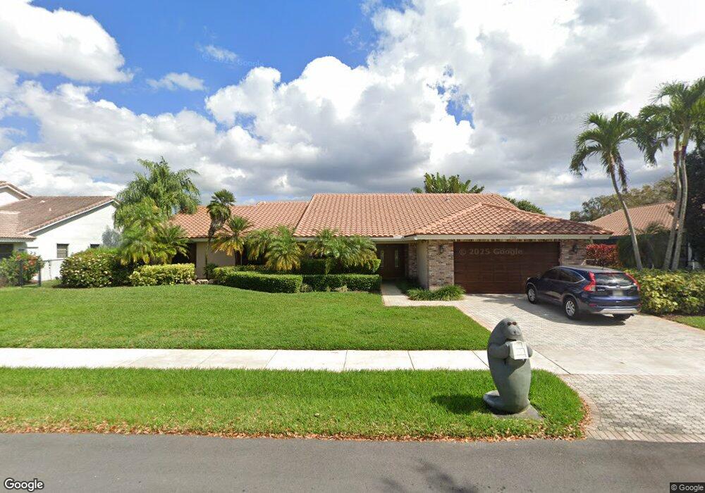 1700 SW 105th Ln, Davie, FL 33324 - photo 1