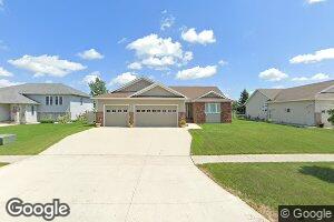 3328 Washington St S, Fargo, ND 58104