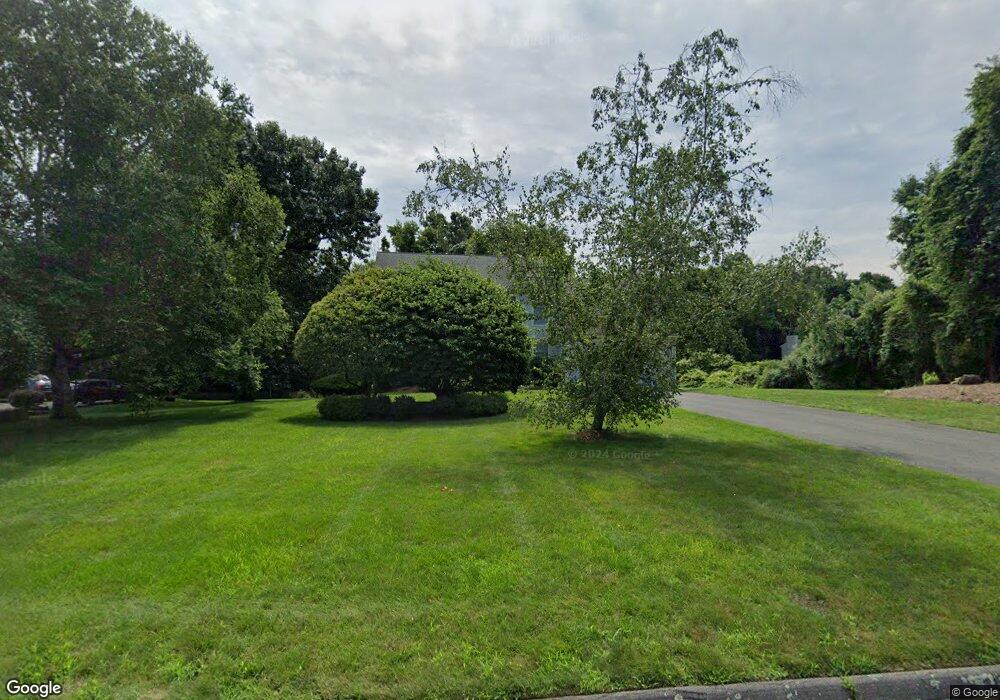 98 Spring Wood Ln, Bloomfield, CT 06002 - photo 1