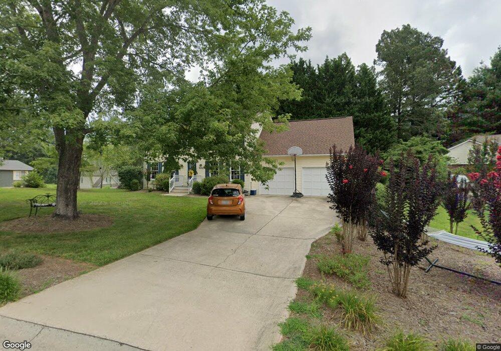 302 Kingbird Ln, Asheville, NC 28803 - photo 1