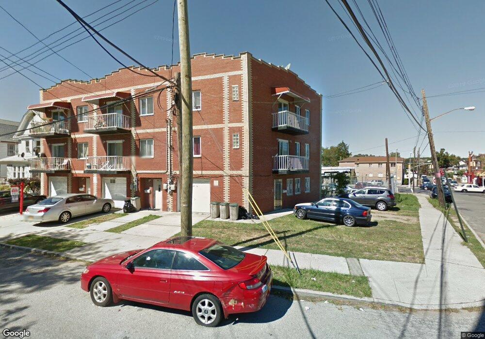 19727 Hiawatha Ave, Hollis, NY 11423 - photo 1