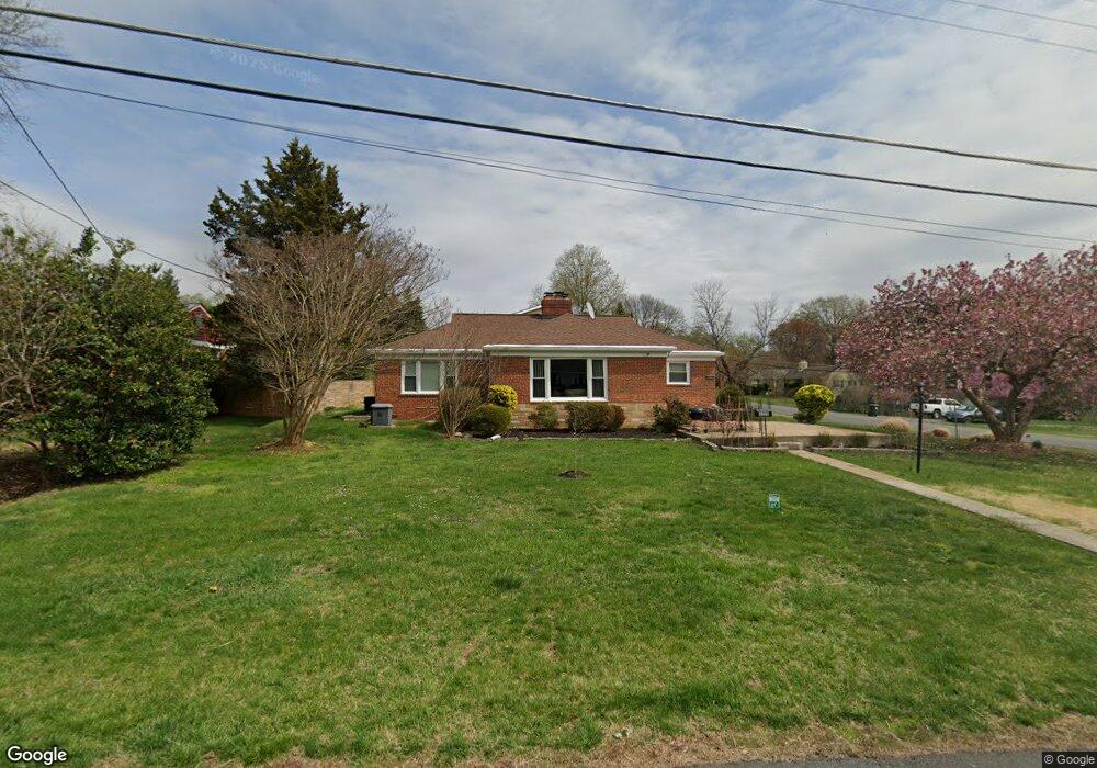 3225 Magnolia Ave, Falls Church, VA 22041 - photo 1
