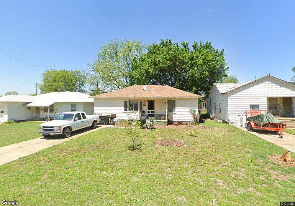 121 W Hackberry Ave, Duncan, OK 73533 - photo 1