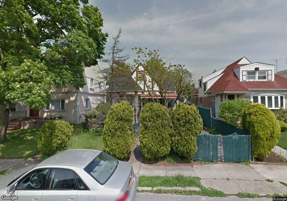 7655 174th St, Fresh Meadows, NY 11366 - photo 1