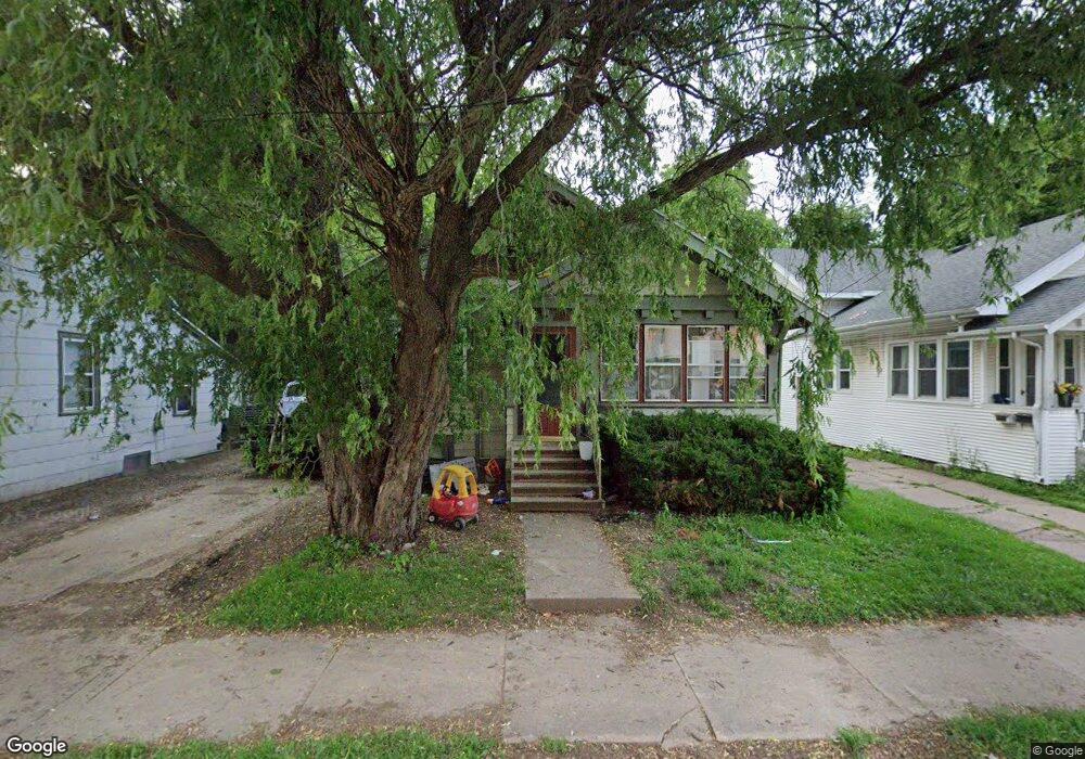 838 Woodland Ave, Oshkosh, WI 54901 - photo 1