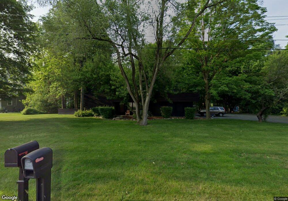 4414 S Hillcrest Cir, Flint, MI 48506 - photo 1