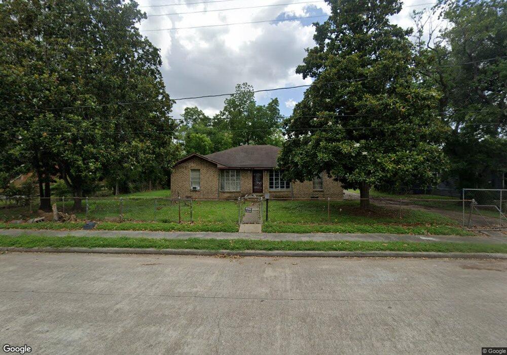 7122 Jay St, Houston, TX 77028 - photo 1