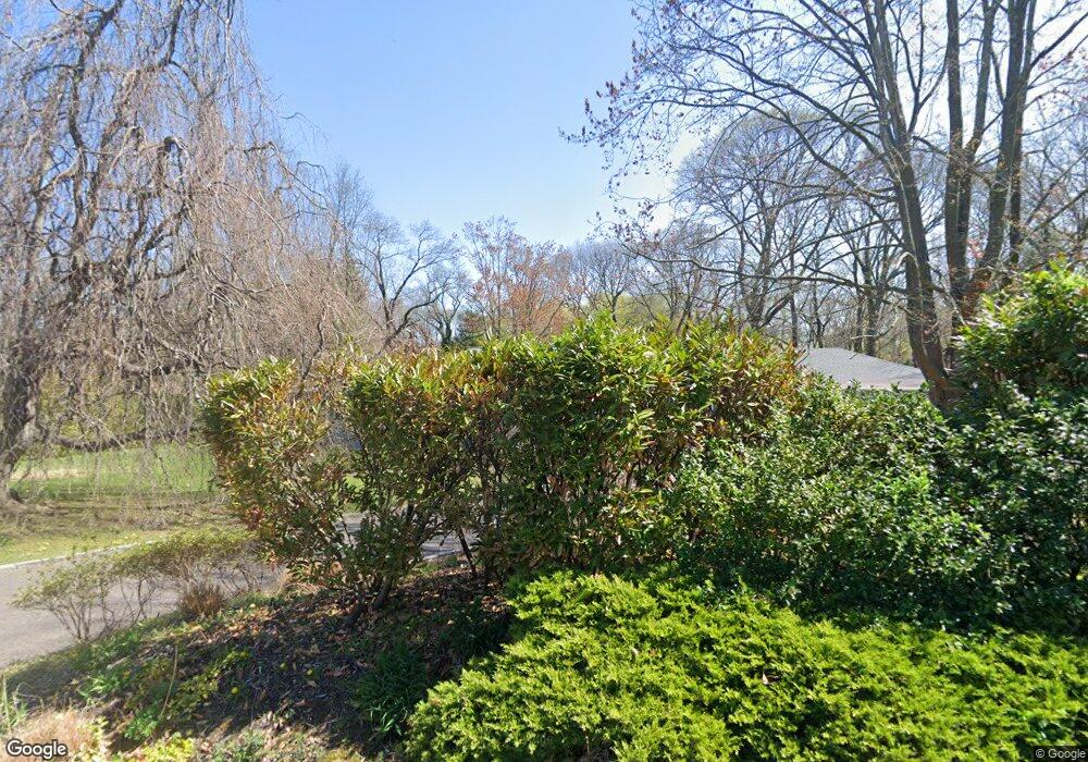 19 Sycamore Dr, Port Washington, NY 11050 - photo 1