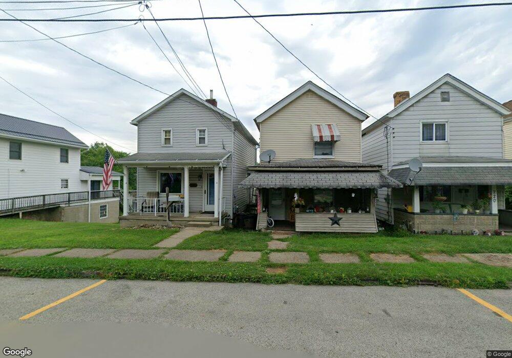 224 Whittier St, Vandergrift, PA 15690 - photo 1