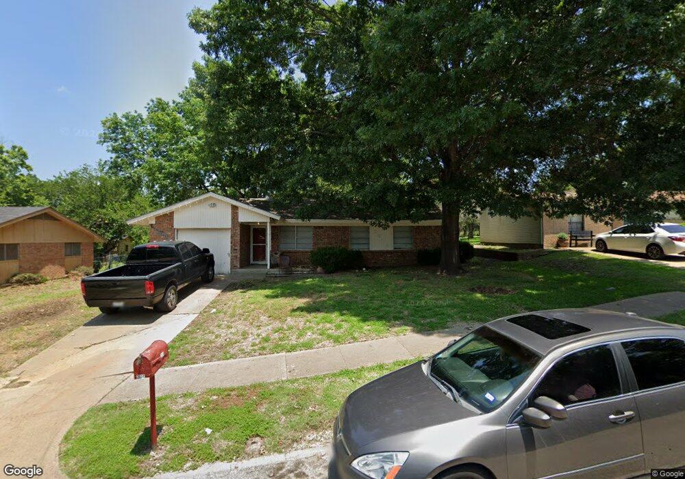 2614 Woodlawn Dr, Ennis, TX 75119 - photo 1