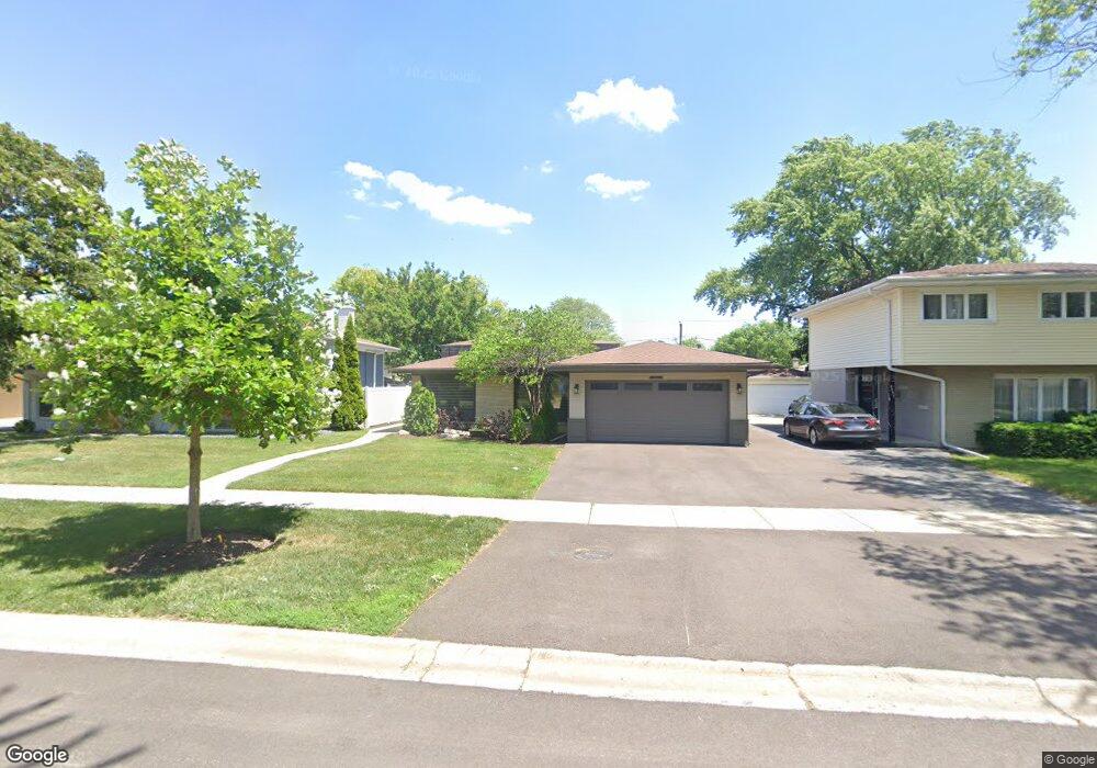 2049 Plainfield Dr, Des Plaines, IL 60018 - photo 1